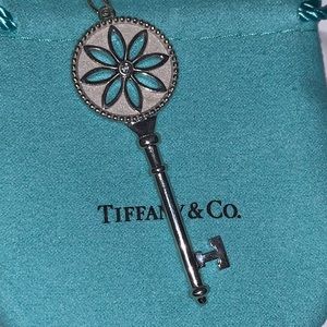 TIFFANY & Co Daisy Key Diamond pendant